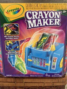 Crayola Crayon Maker Melt Mold & Make Swirl Color Crayons NEW OPEN BOX